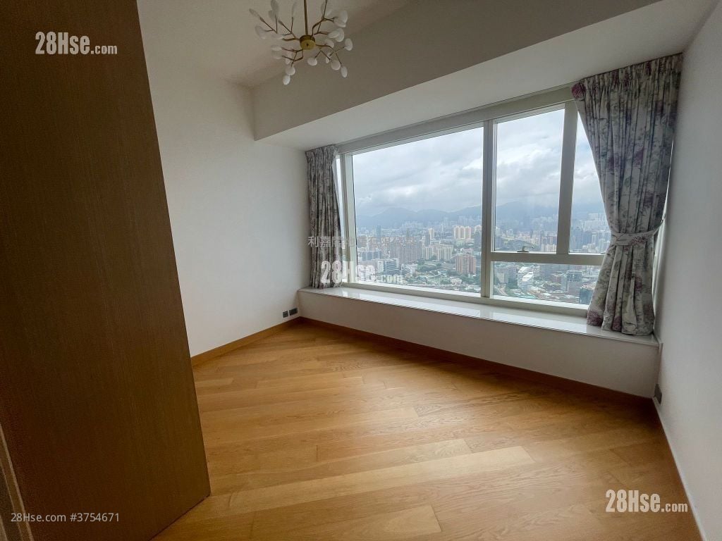 The Masterpiece Sell 3 Bedrooms , 3 Bathrooms 2,310 ft²