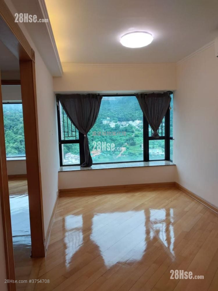 Castello Sell 2 Bedrooms , 1 Bathroom 547 ft²