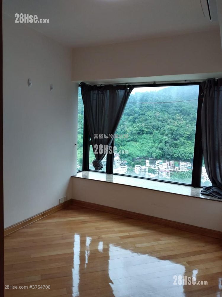 Castello Sell 2 Bedrooms , 1 Bathroom 547 ft²