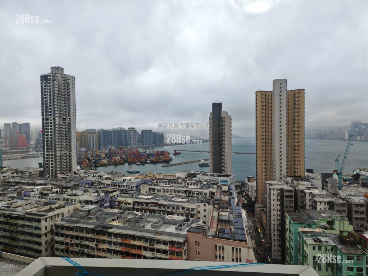 City Hub Sell 2 Bedrooms , 1 Bathroom 536 ft²