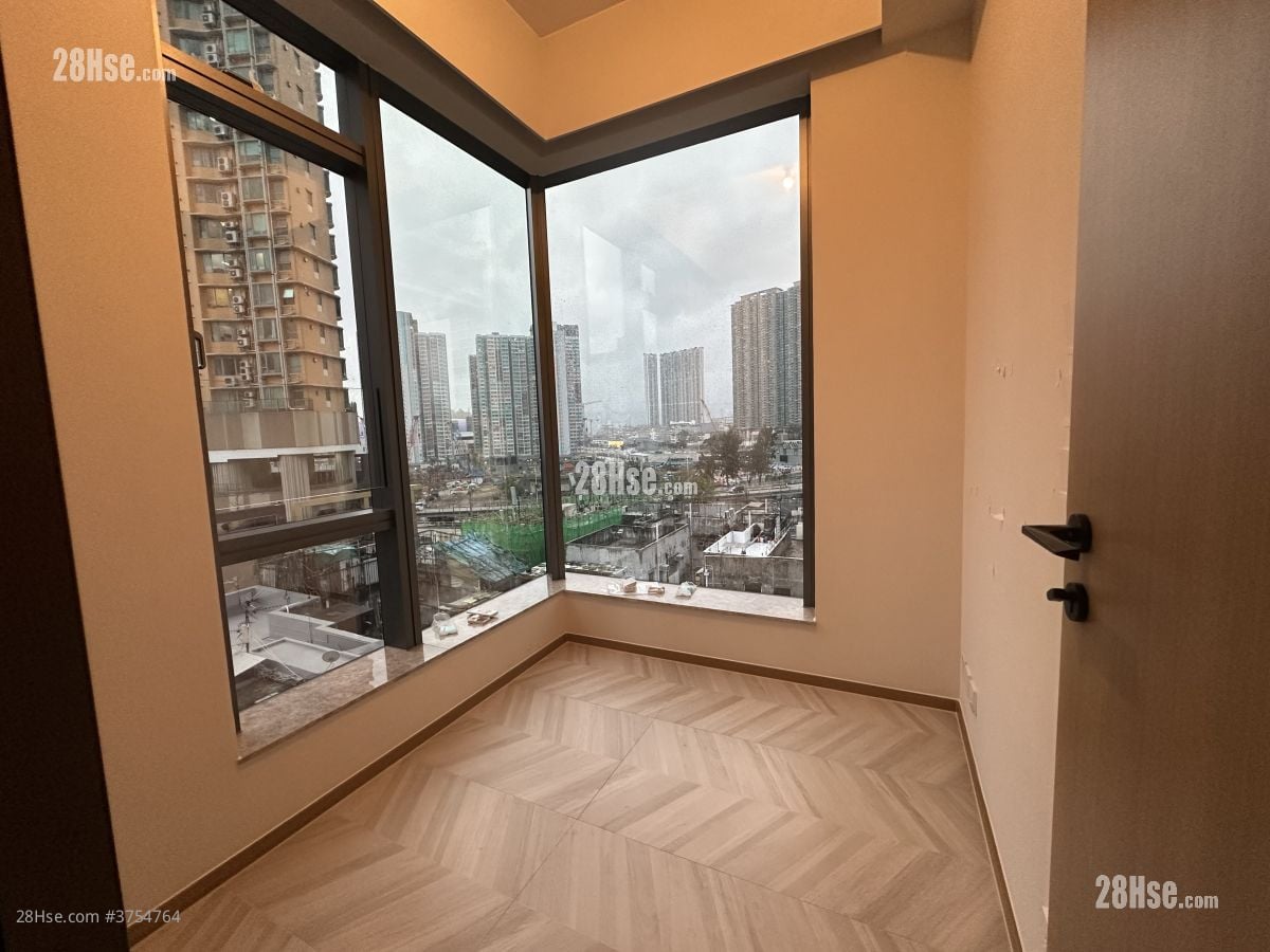 bedroom 1: Eight Southpark Sell 1 Bedroom , 1 Bathroom 261 ft²