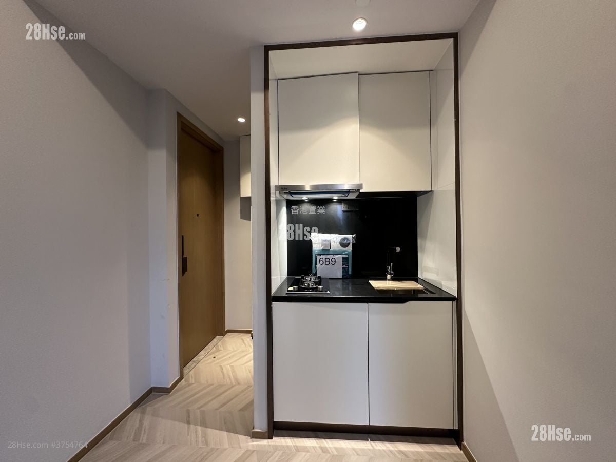 kitchen: Eight Southpark Sell 1 Bedroom , 1 Bathroom 261 ft²