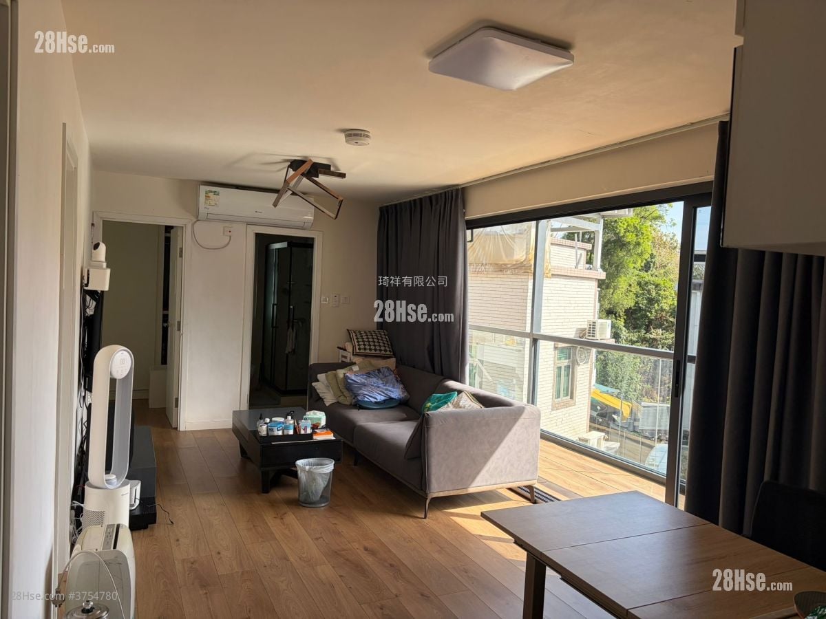 Village Sell 3 Bedrooms , 2 Bathrooms 700 ft²