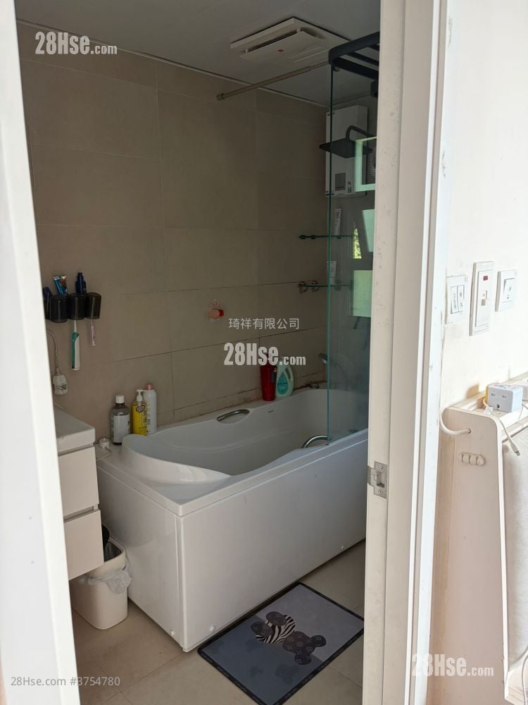 Village Sell 3 Bedrooms , 2 Bathrooms 700 ft²