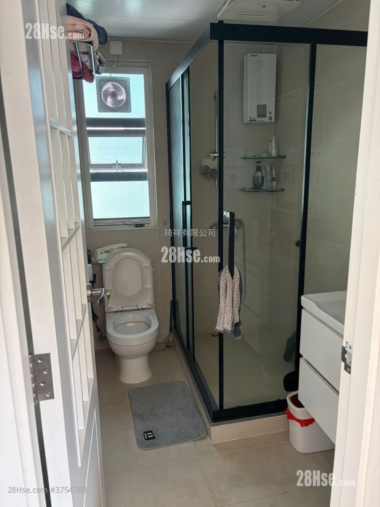 Village Sell 3 Bedrooms , 2 Bathrooms 700 ft²