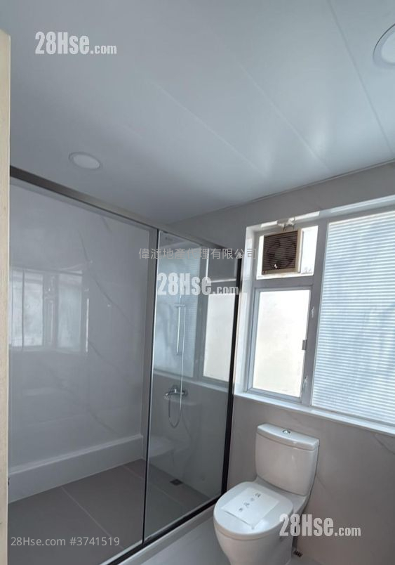 村屋 租盤 2 房 , 2 浴室 700 平方呎