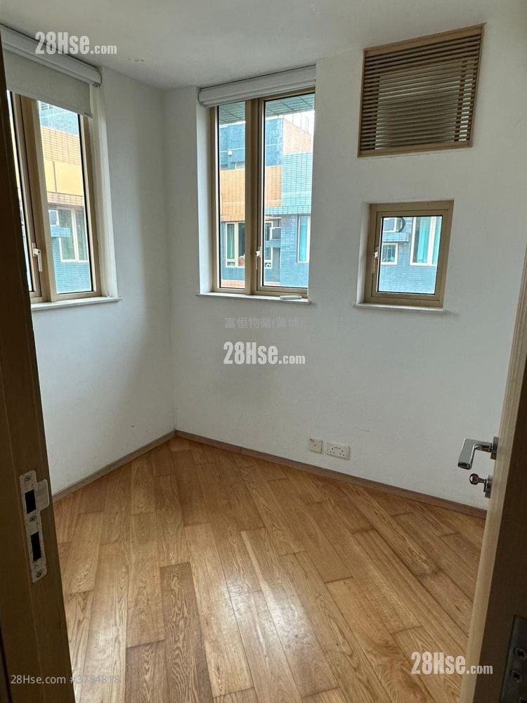 Harbour Place Sell 3 Bedrooms , 2 Bathrooms 589 ft²