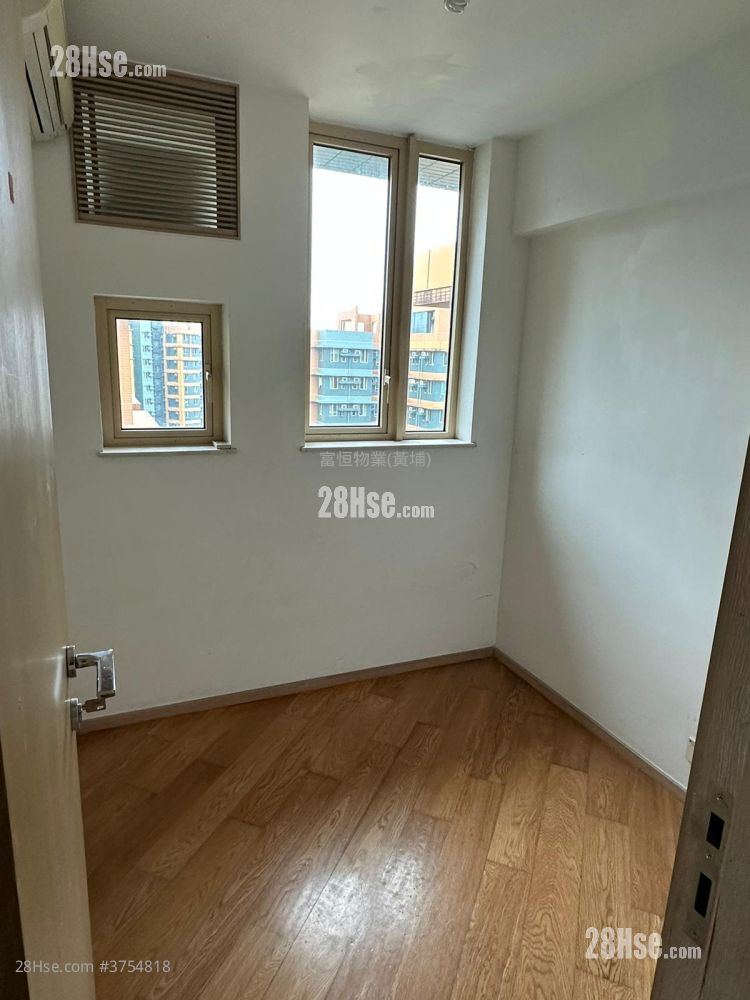 Harbour Place Sell 3 Bedrooms , 2 Bathrooms 589 ft²