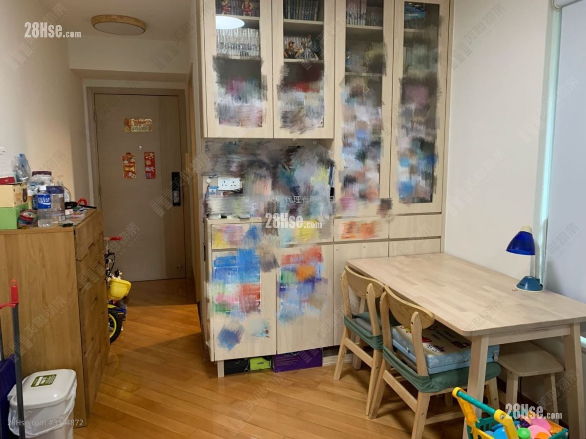 Park Central Sell 2 Bedrooms , 1 Bathroom 465 ft²