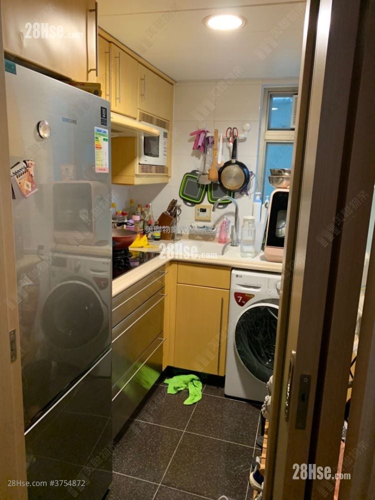 Park Central Sell 2 Bedrooms , 1 Bathroom 465 ft²