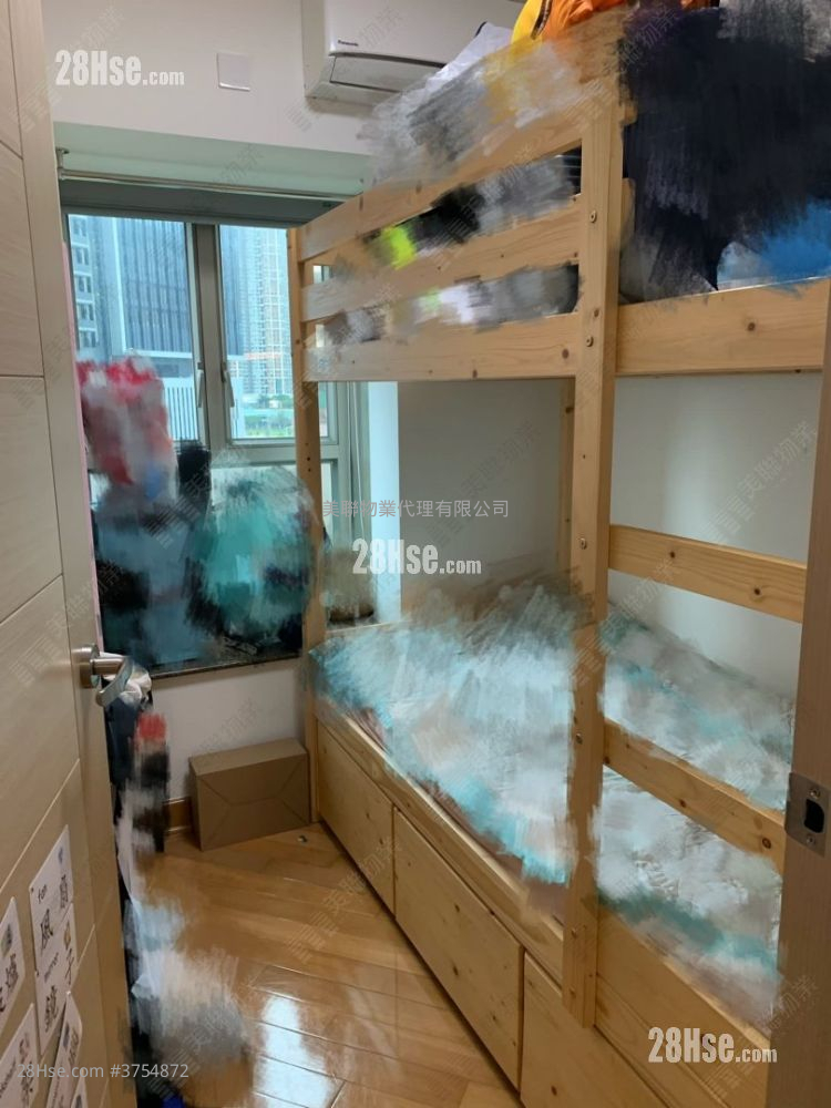 Park Central Sell 2 Bedrooms , 1 Bathroom 465 ft²