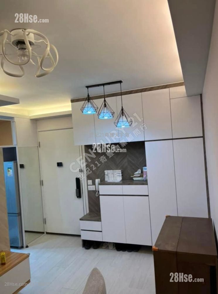 錦暉苑  售盤 2 房 381 平方呎