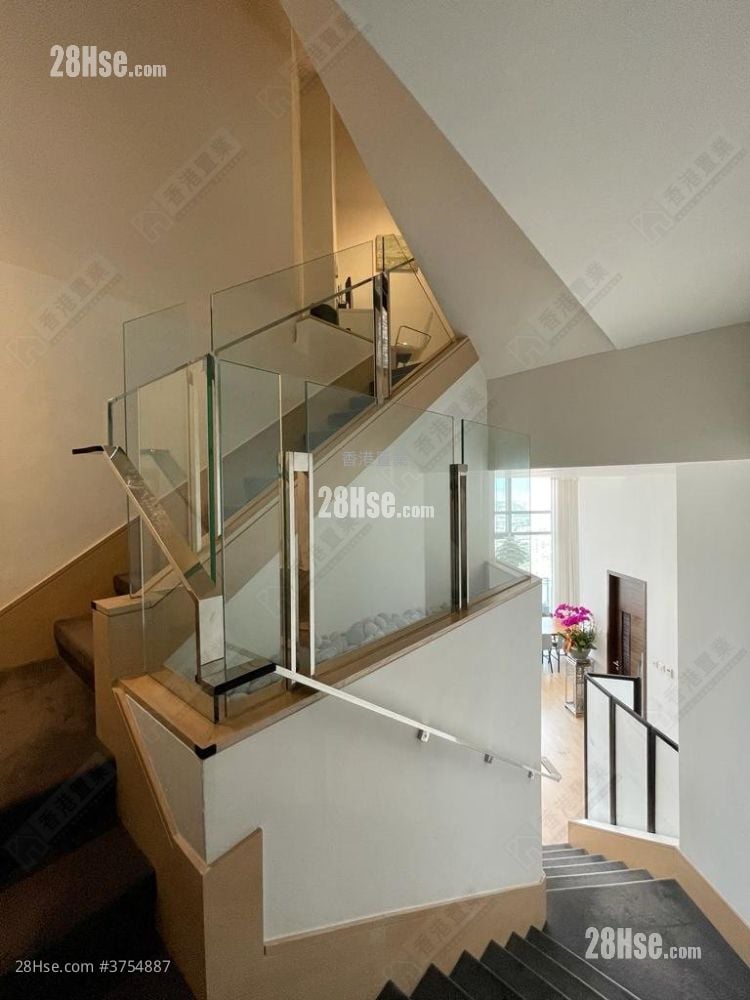 Shining Heights Sell 5+ Bedrooms , 5+ Bathrooms 2,358 ft²