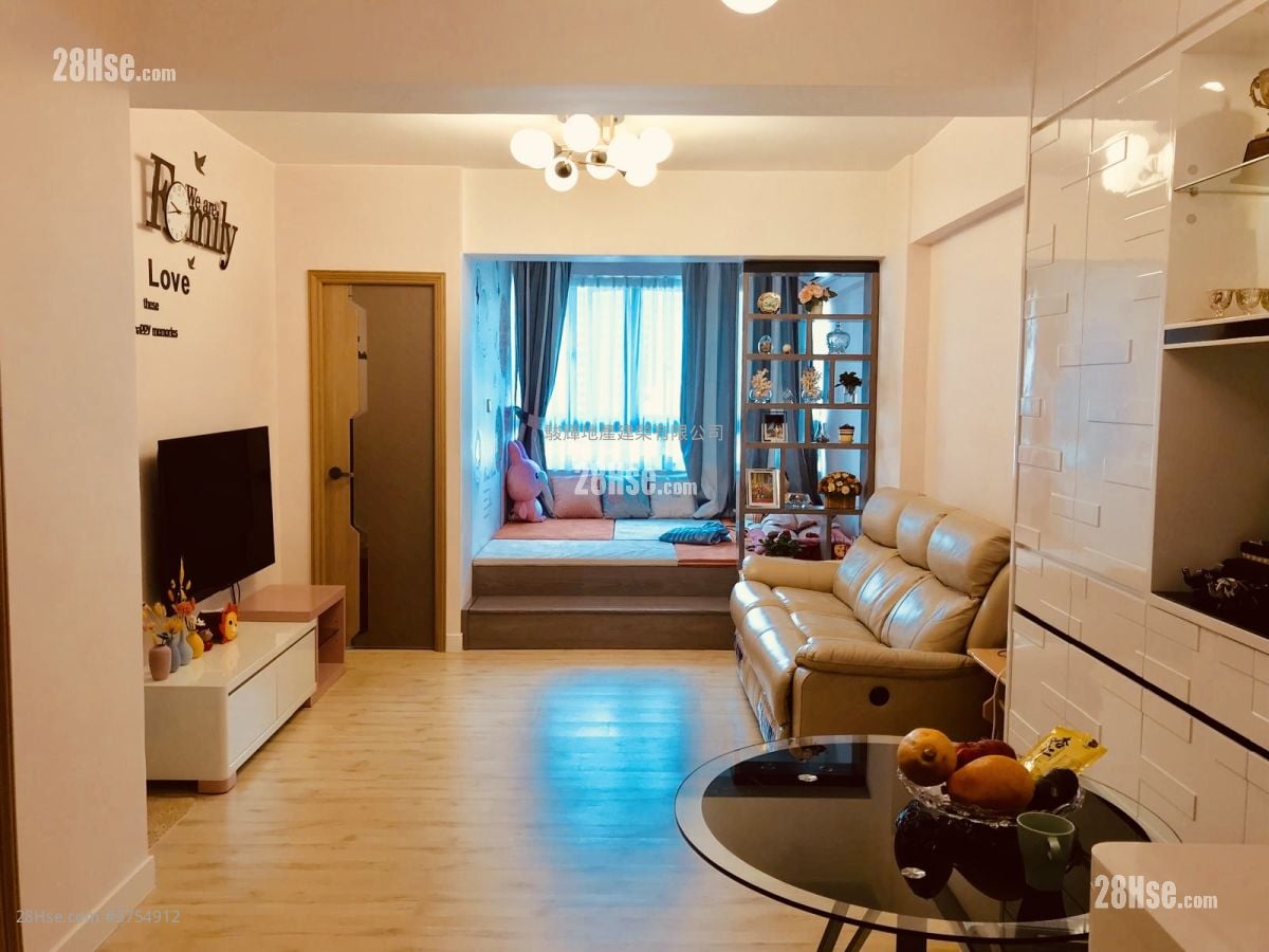 Kam Tong Building Sell 3 Bedrooms , 2 Bathrooms 640 ft²