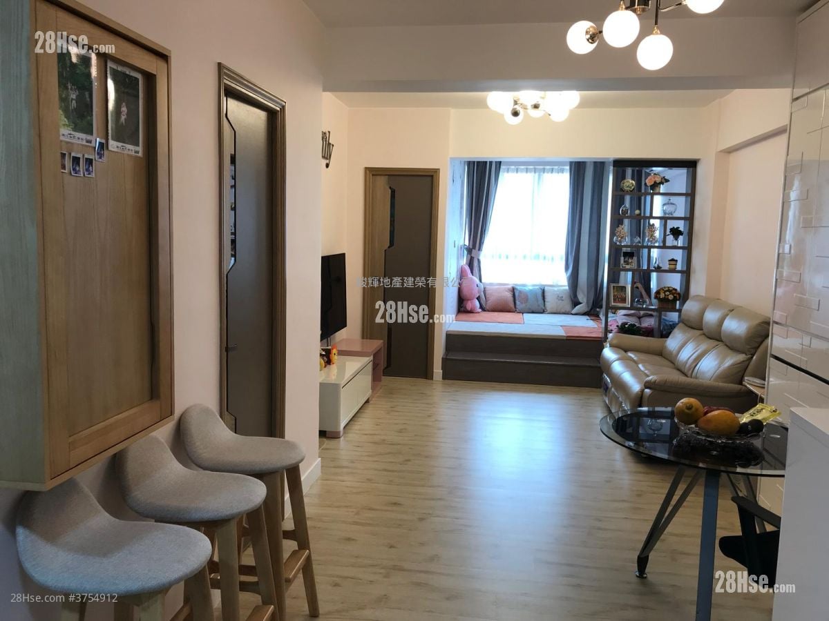 Kam Tong Building Sell 3 Bedrooms , 2 Bathrooms 640 ft²