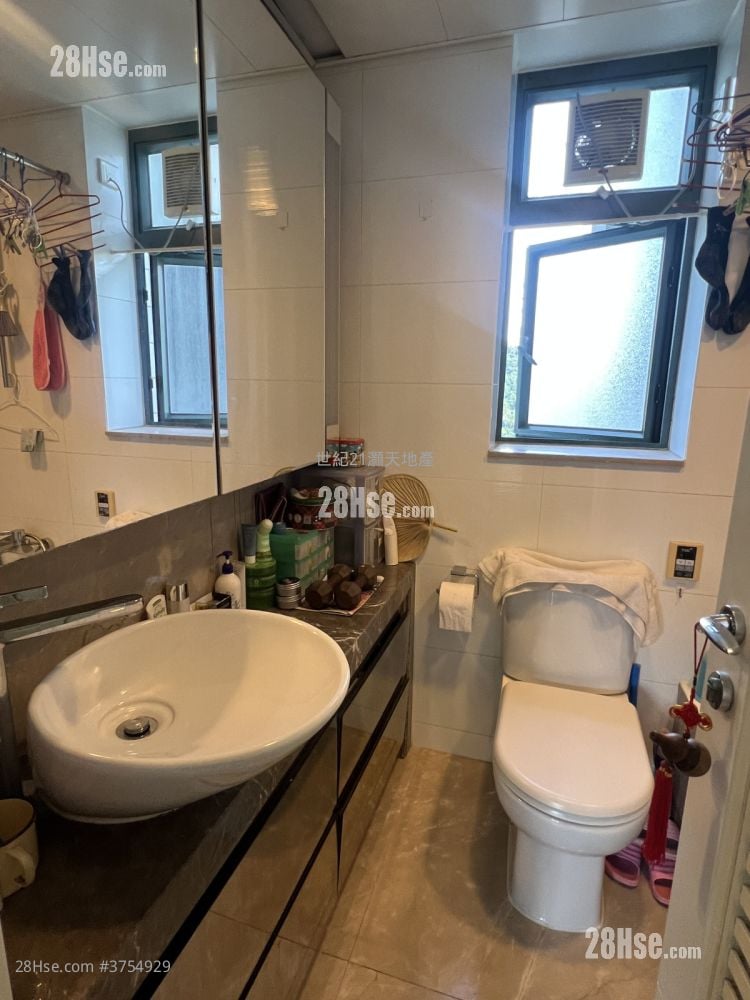 岚山 售盘 3 房 , 3 浴室 842 平方尺