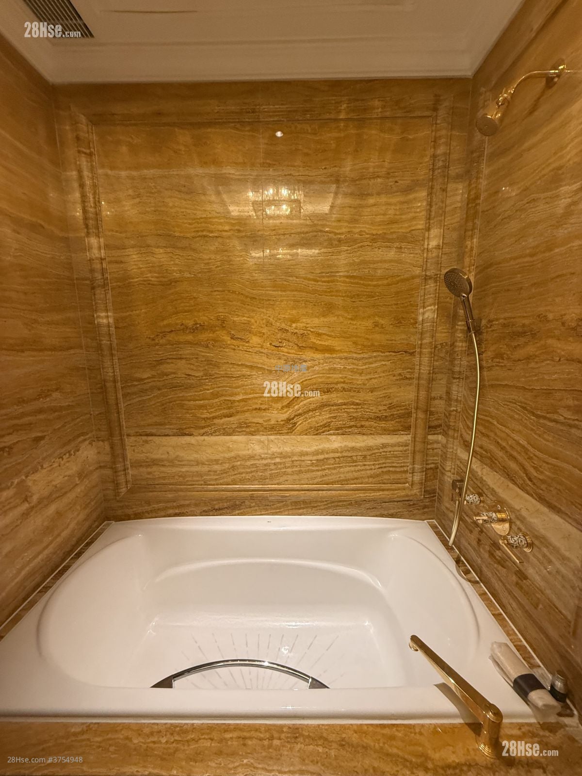 帝滙豪庭 售盘 3 房 1,179 平方尺