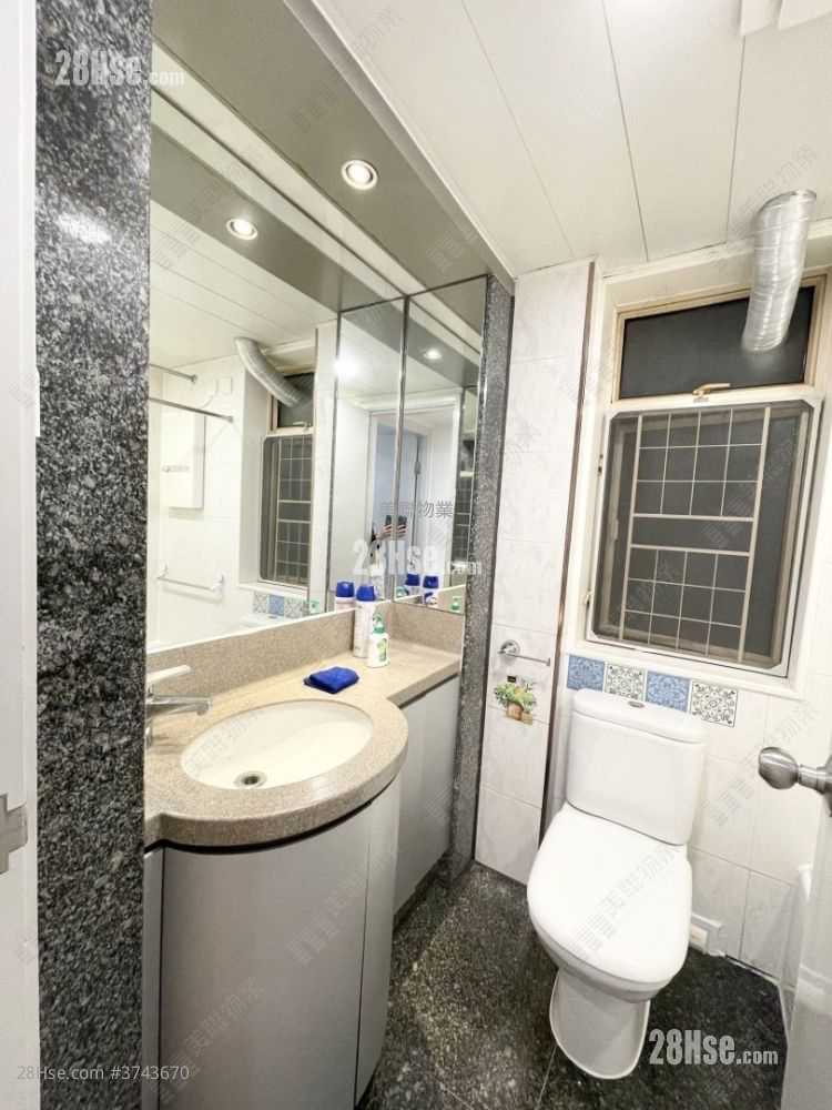 新寶城 租盤 561 平方呎