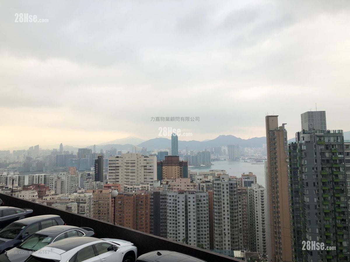 Summit Court Sell 3 Bedrooms , 2 Bathrooms 1,650 ft²