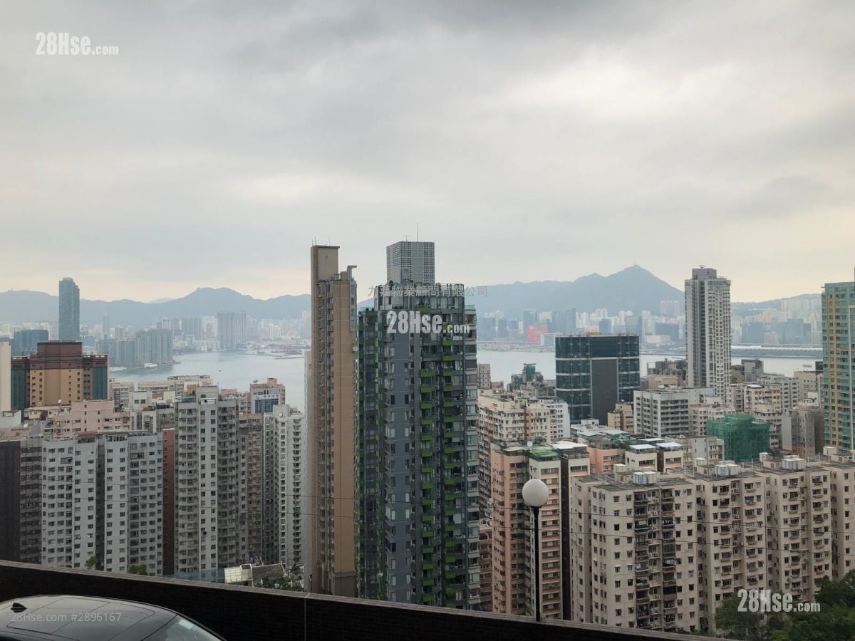 Summit Court Sell 3 Bedrooms , 2 Bathrooms 1,650 ft²