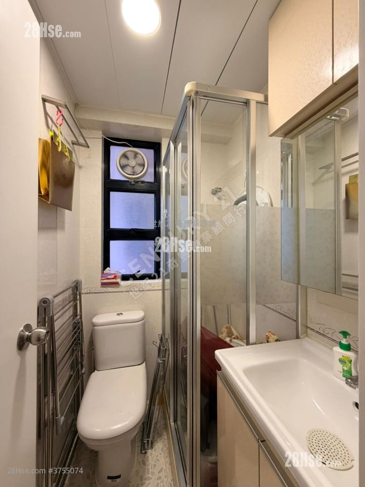 新港城 售盘 3 房 , 2 浴室 519 平方尺