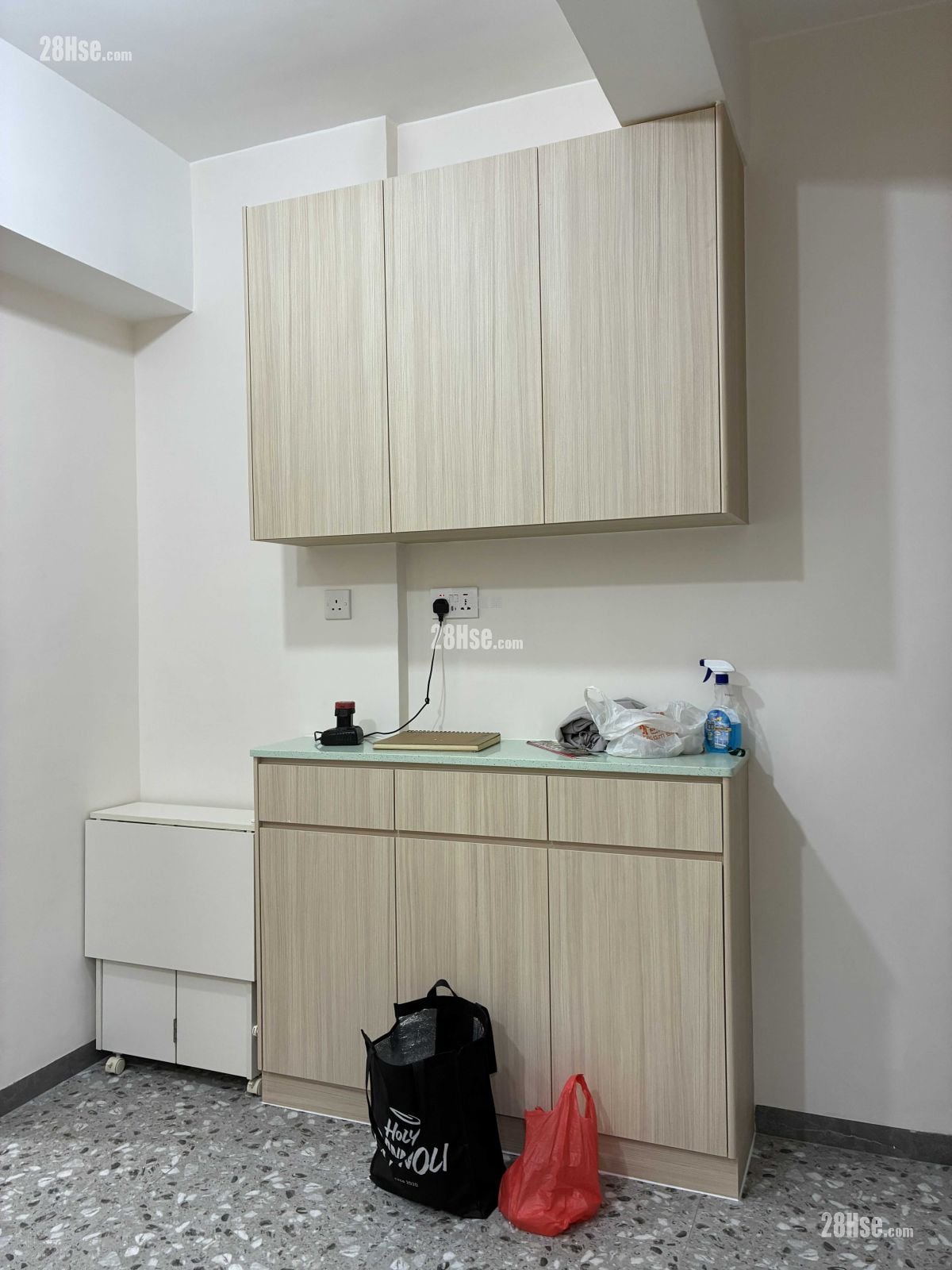 Kwong Yu Building Rental 2 Bedrooms 260 ft²