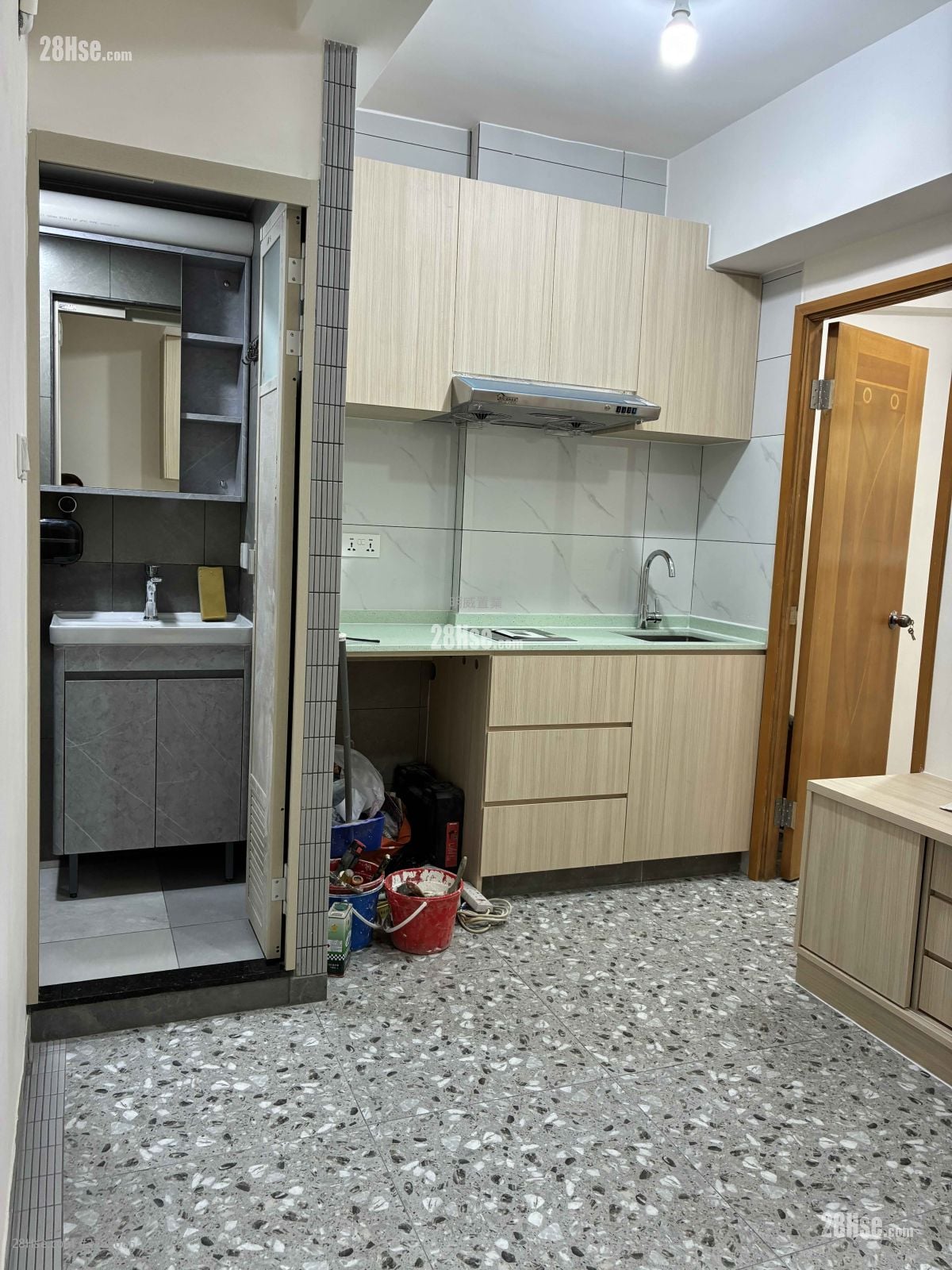 Kwong Yu Building Rental 2 Bedrooms 260 ft²