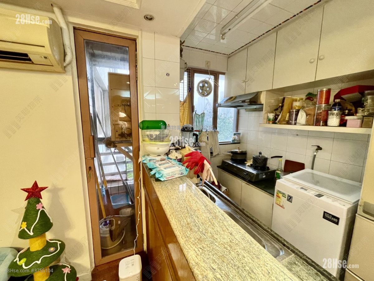 康丽花园 售盘 2 房 , 1 浴室 612 平方尺