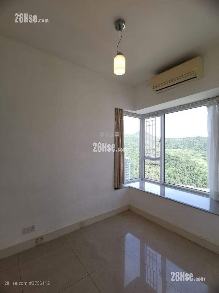 首都 售盘 3 房 , 2 浴室 704 平方尺