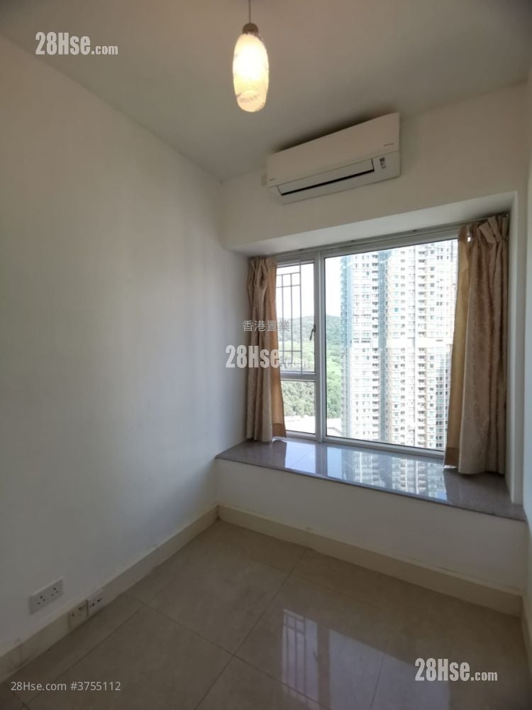 首都 售盘 3 房 , 2 浴室 704 平方尺