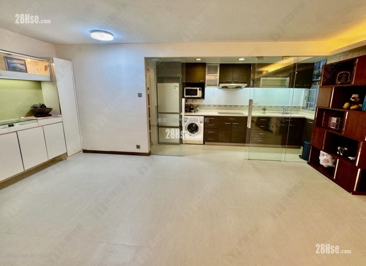 太古城 售盘 3 房 , 1 浴室 707 平方尺