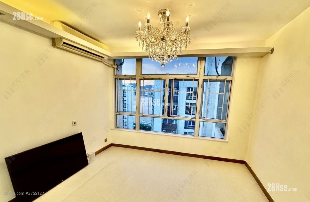 太古城 售盘 3 房 , 1 浴室 707 平方尺
