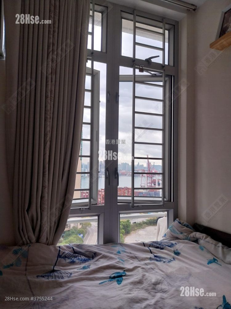 睡房 1: 青富苑 售盤 1 浴室 380 平方呎