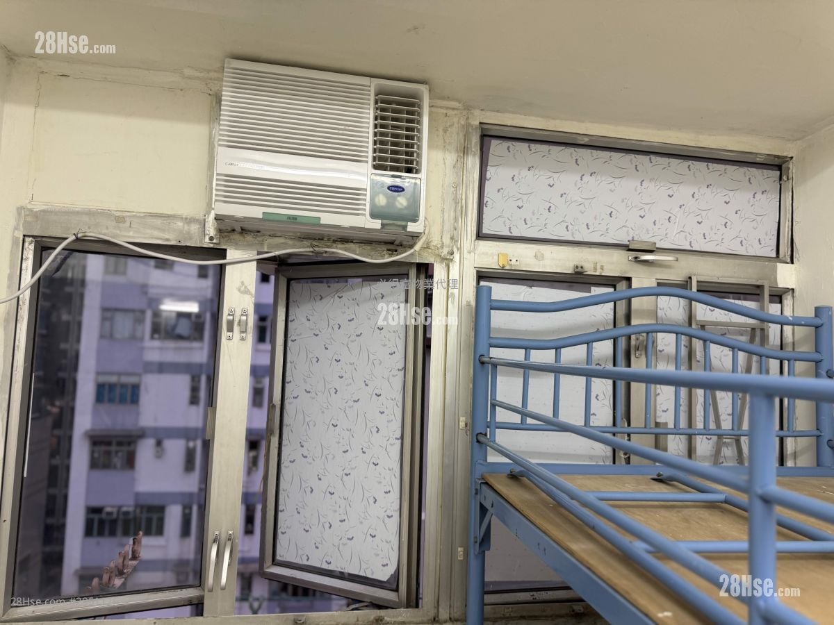 Capitol Mansion Rental Studio , 1 Bathroom 180 ft²