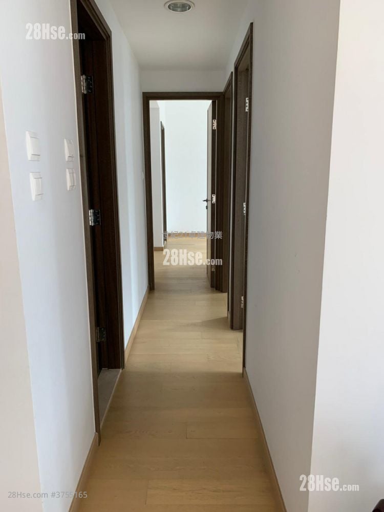 The Austin Sell 3 Bedrooms , 2 Bathrooms 1,002 ft²