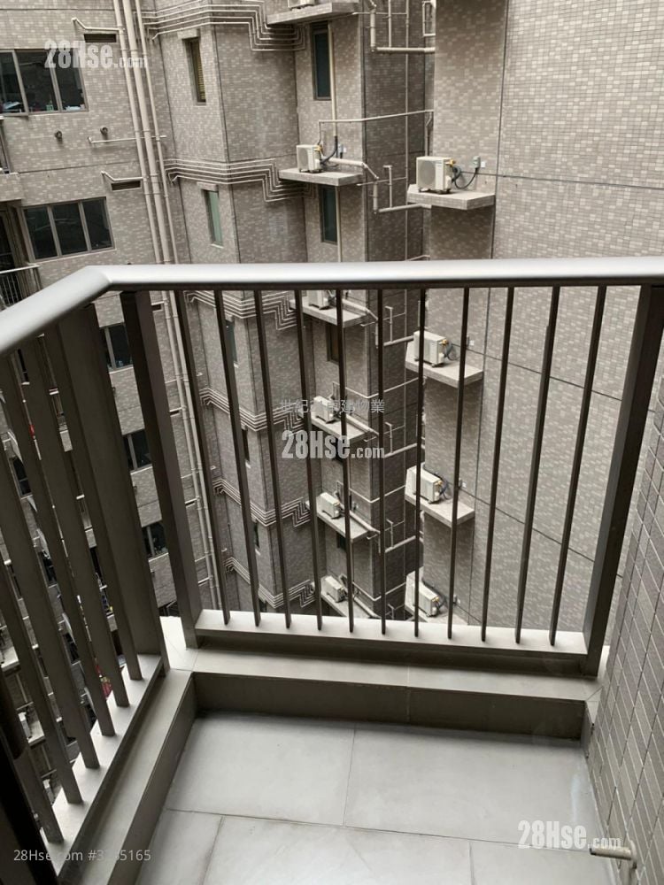 The Austin Sell 3 Bedrooms , 2 Bathrooms 1,002 ft²