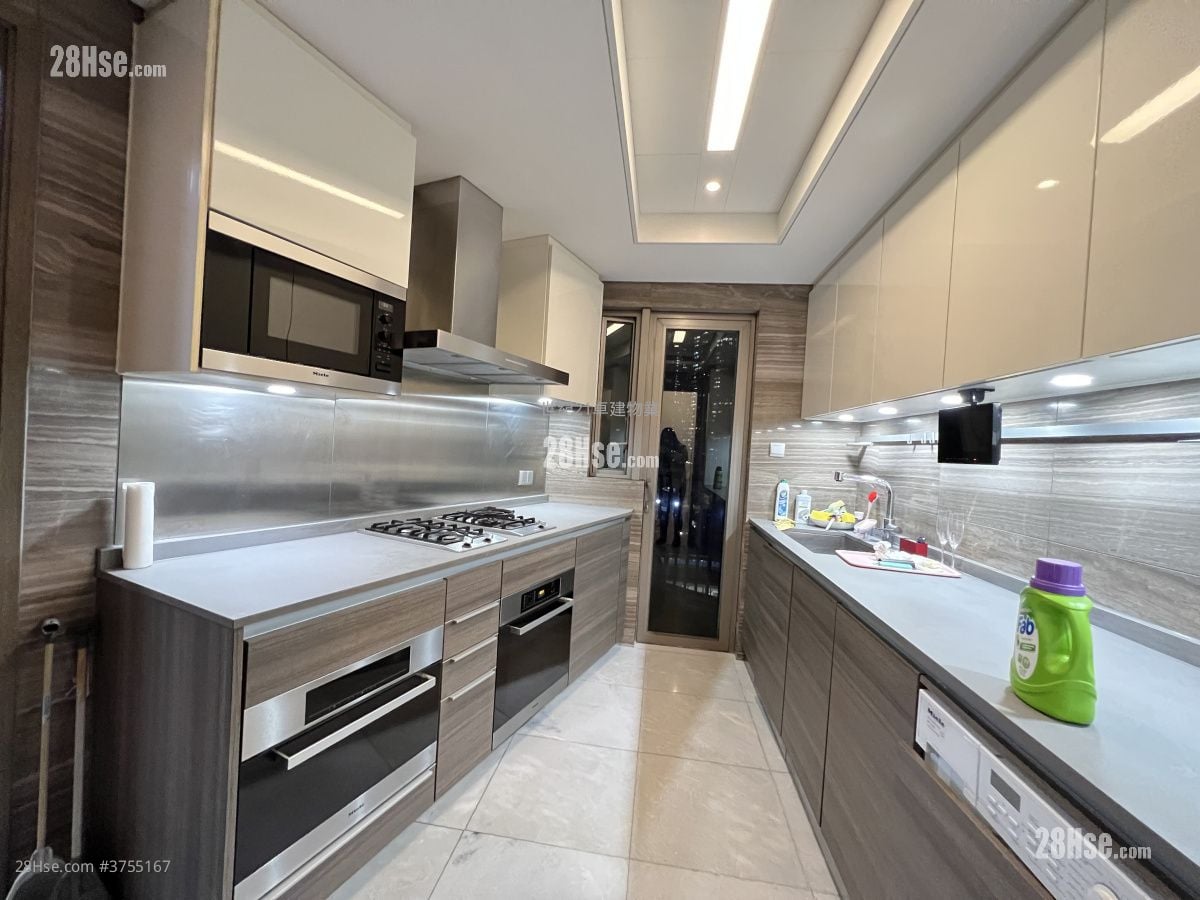 The Austin Sell 3 Bedrooms , 2 Bathrooms 905 ft²