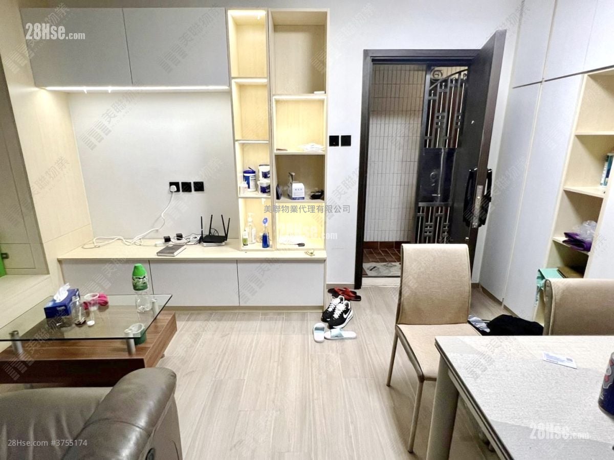 Luk Yeung Sun Chuen Sell 2 Bedrooms 451 ft²