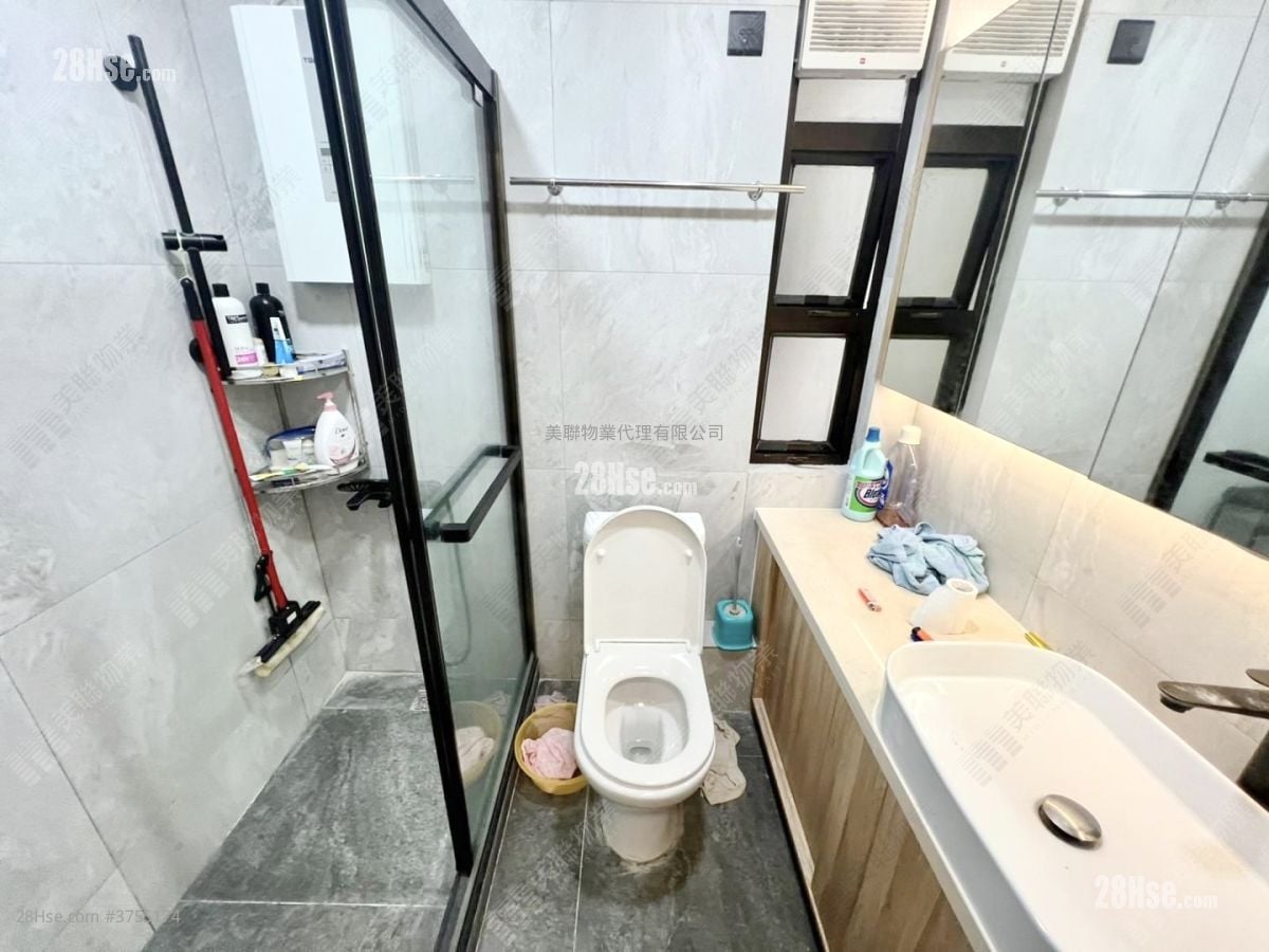 Luk Yeung Sun Chuen Sell 2 Bedrooms 451 ft²