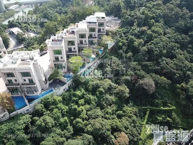 戈林 售盘 5+ 房 , 3 浴室 2,552 平方尺