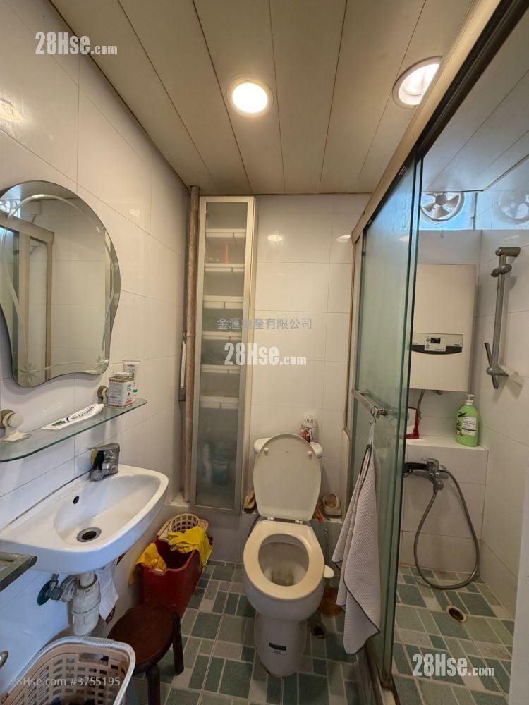 Fung Chuen Court Sell 3 Bedrooms , 1 Bathroom