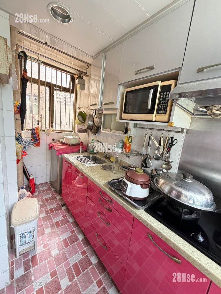 Fung Chuen Court Sell 3 Bedrooms , 1 Bathroom