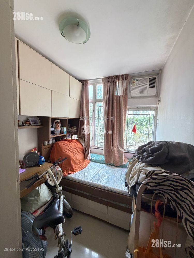 Fung Chuen Court Sell 3 Bedrooms , 1 Bathroom