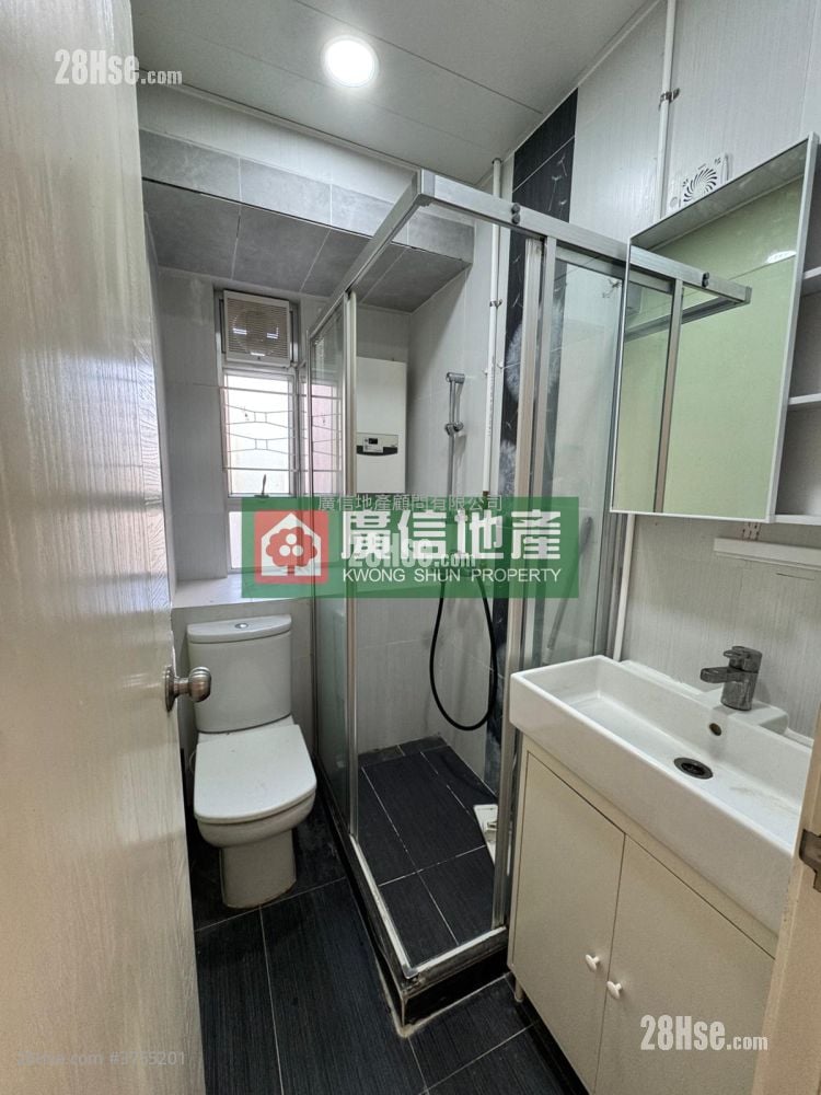 富威花園 售盤 2 房 , 1 浴室 352 平方呎