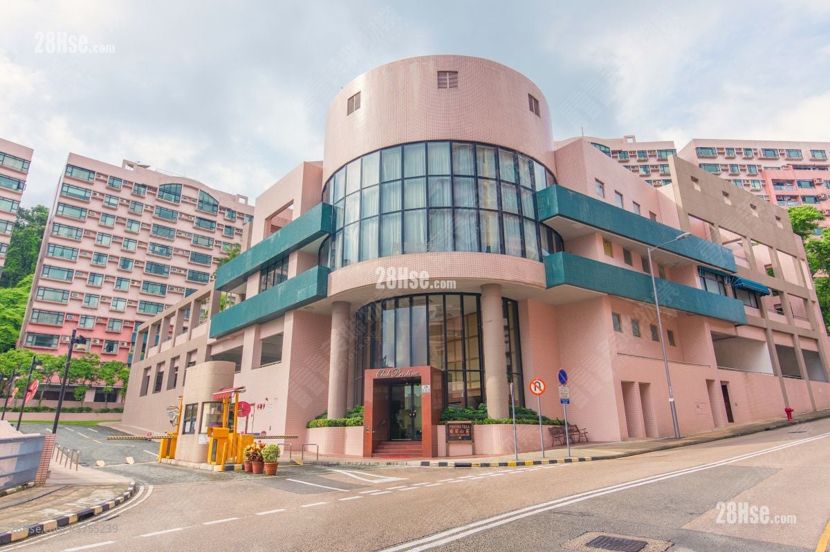 Pristine Villa Sell 3 Bedrooms 1,066 ft²