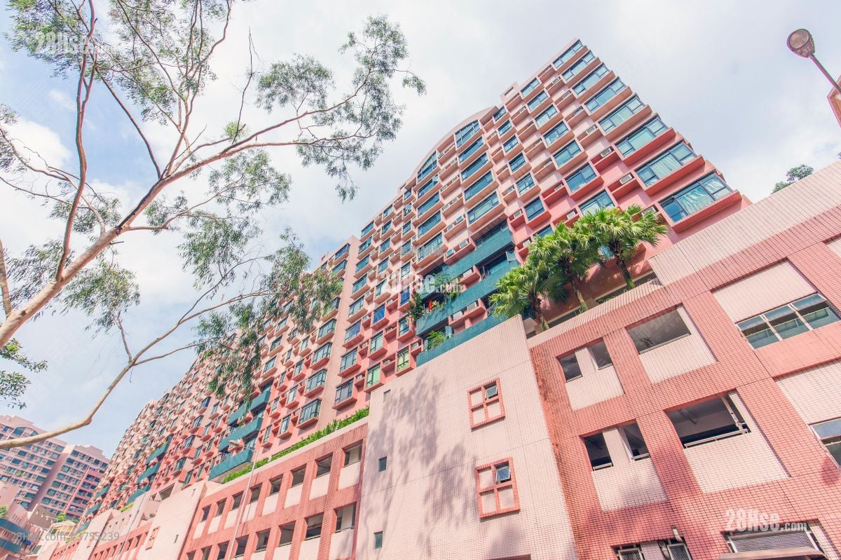 Pristine Villa Sell 3 Bedrooms 1,066 ft²