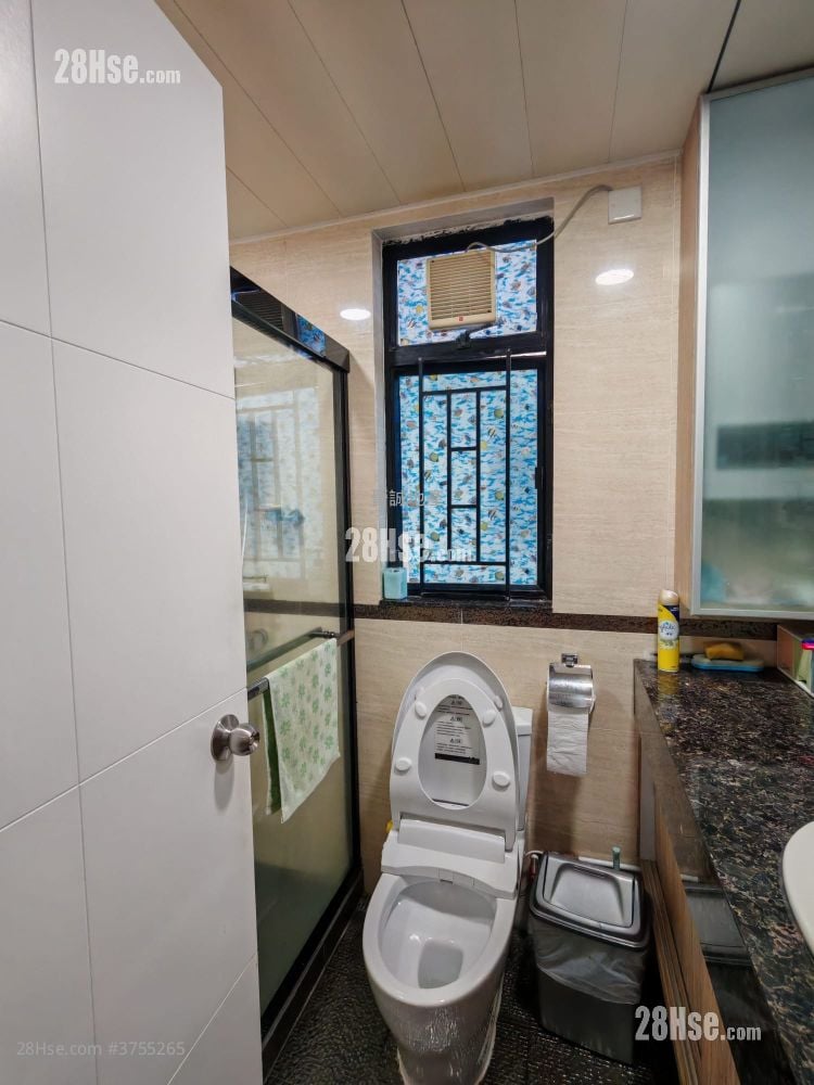 翠峰小築 售盤 3 房 , 2 浴室 825 平方呎