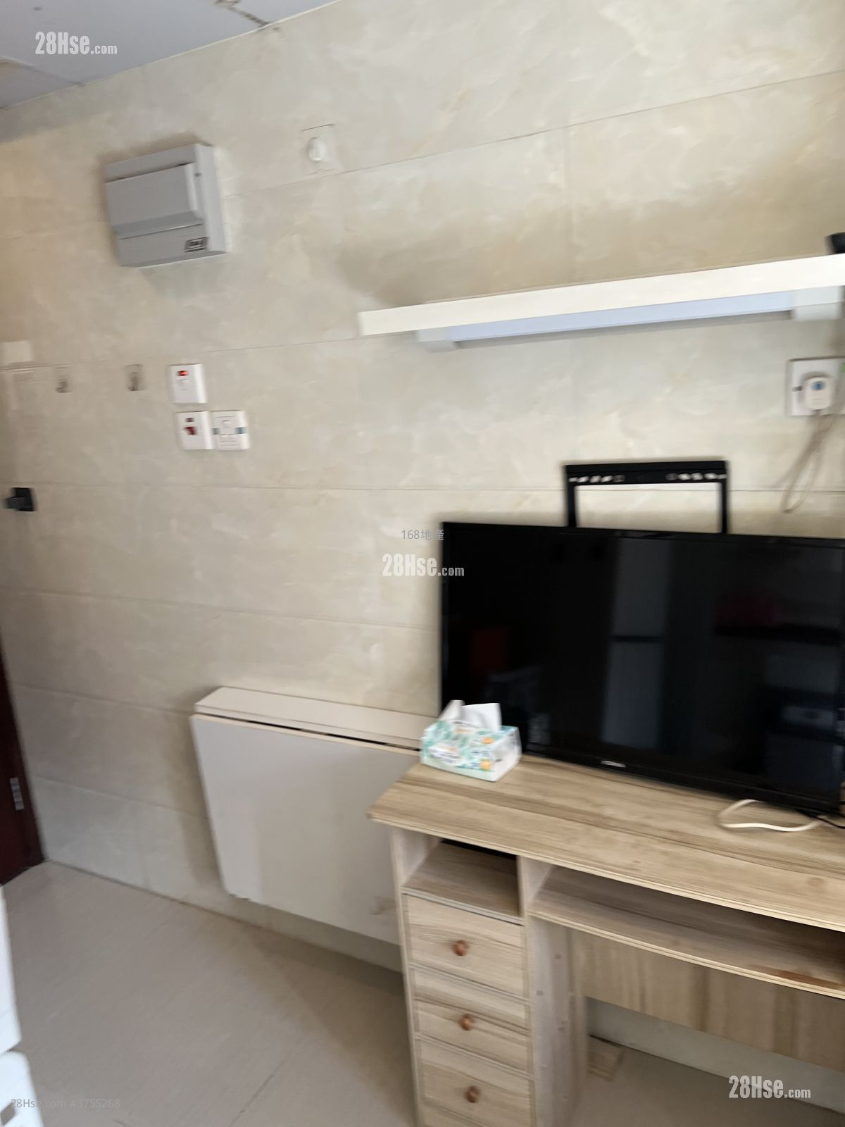 宜發大廈 租盤 130 平方呎