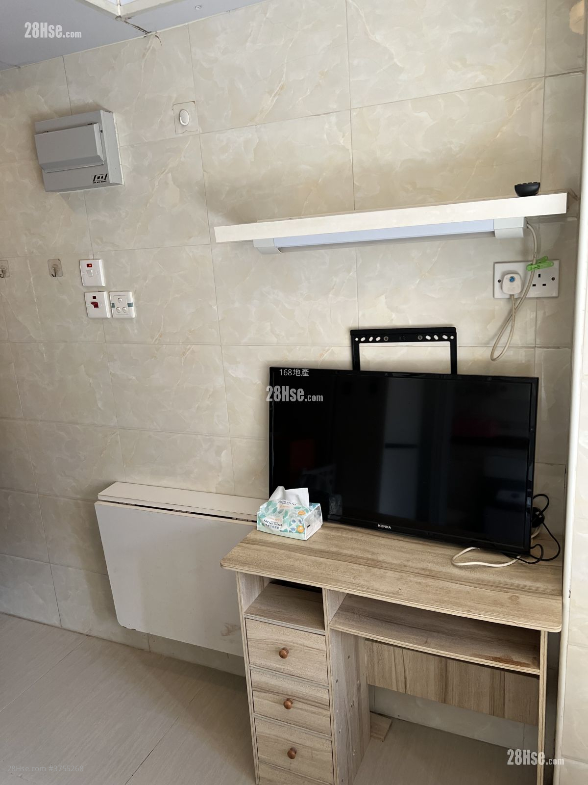 宜發大廈 租盤 130 平方呎