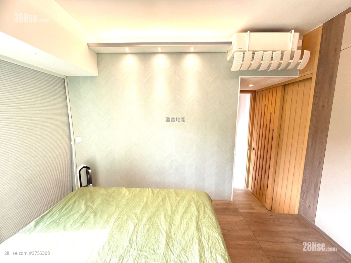 The Regent Sell 3 Bedrooms , 2 Bathrooms 735 ft²